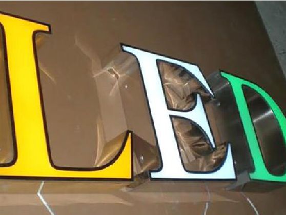 大渡口区介绍LED招牌的基础知识。